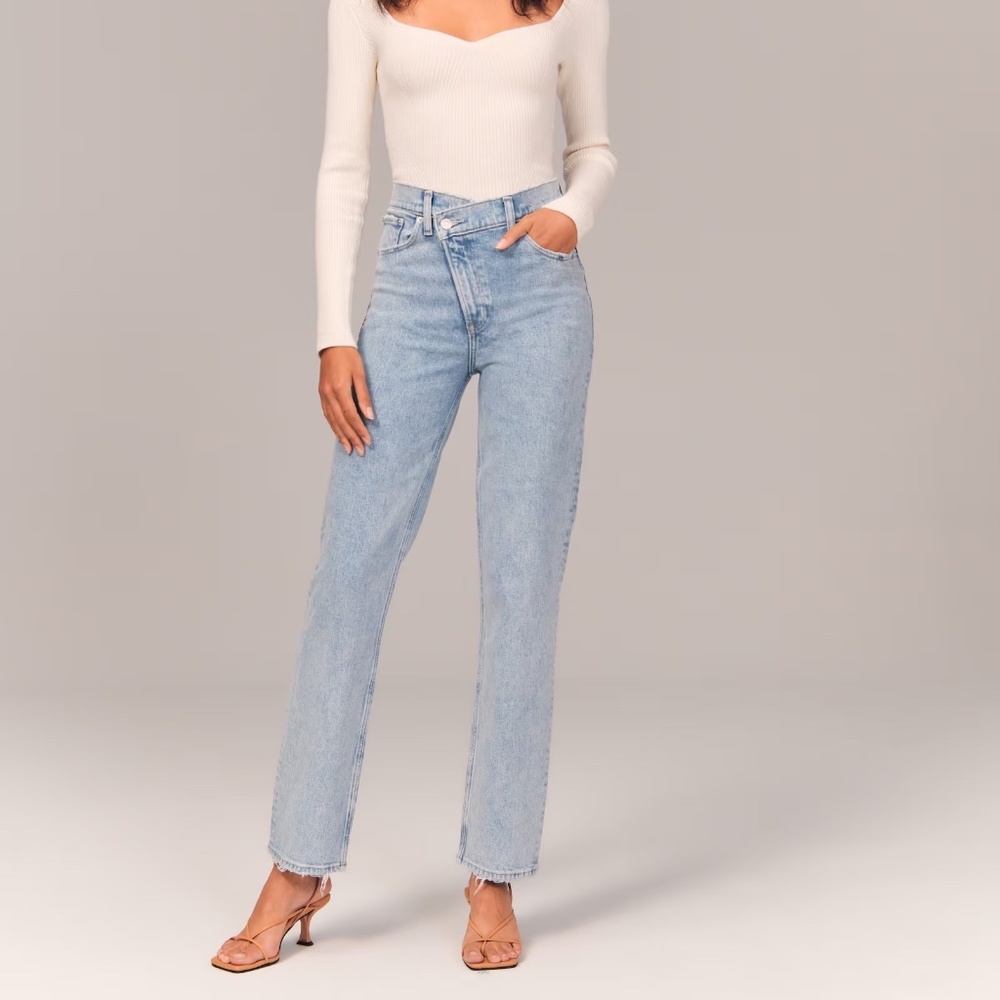 Abercrombie & Fitch Light Wash Straight Leg Jeans